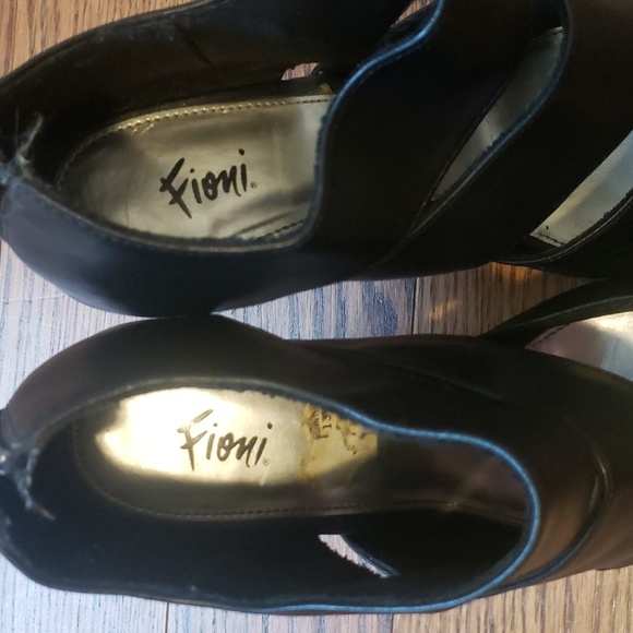 Fioni Black Heels - Picture 8 of 14